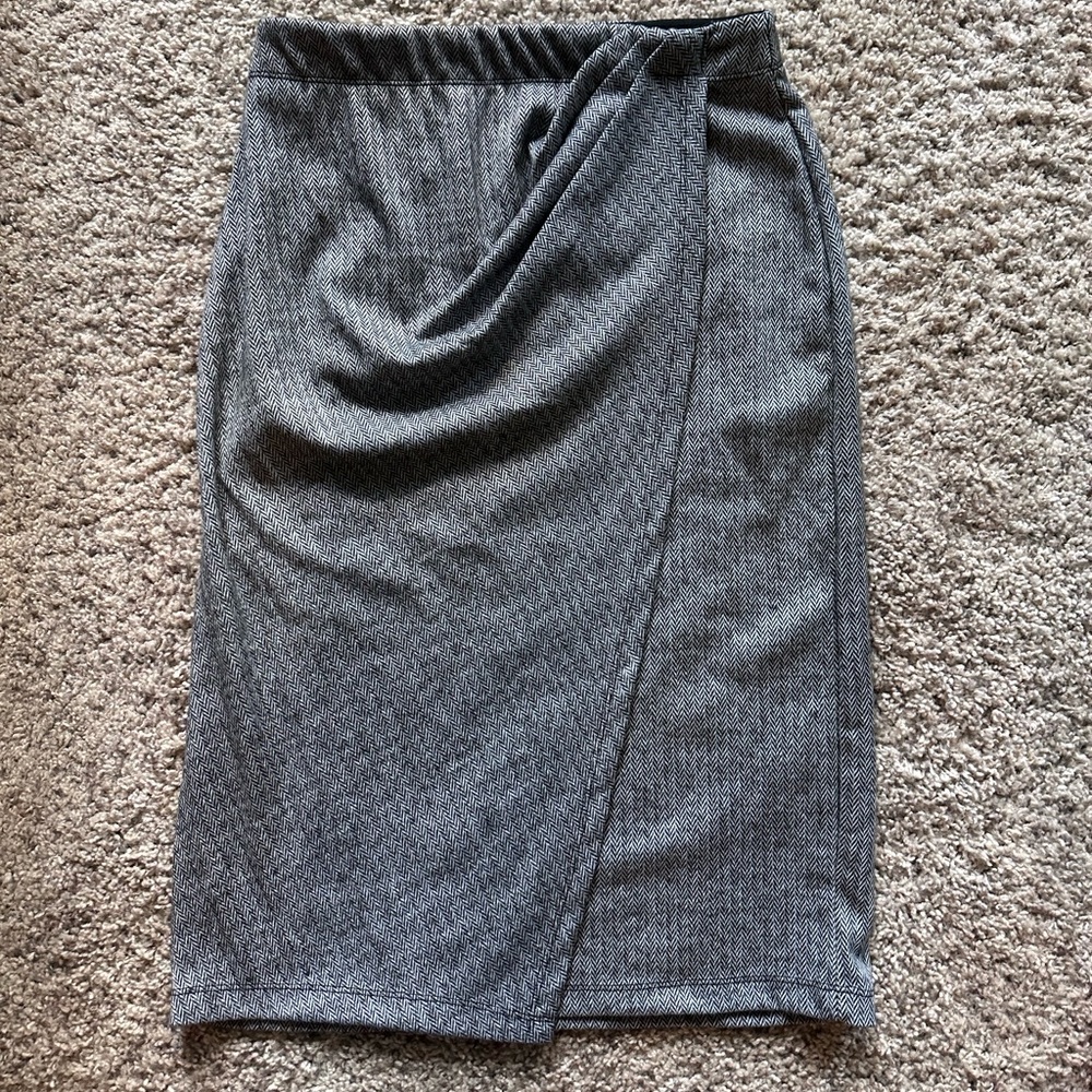 Max studio grey skirt